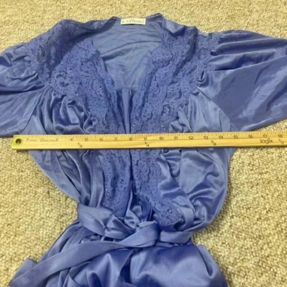 Vintage MISS ELAINE Medium Long WRAP ROBE Purple Blue NYLON Sleeve Lace Sweep - Picture 4 of 7